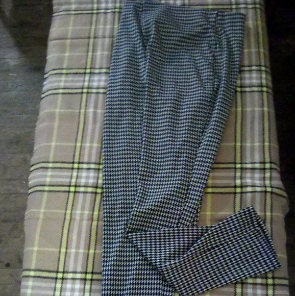 Womans pants - Picture 2 of 2